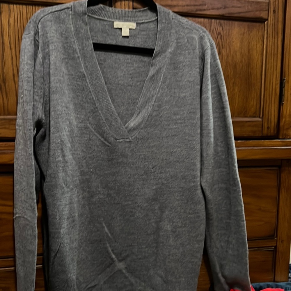 Women’s size XL v-neck sweater